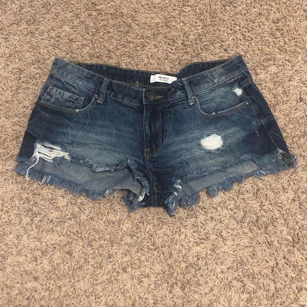 Med dark denim cheeky shorts